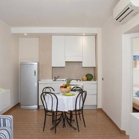 ריצ'יונה Aris Residence חדר תמונה